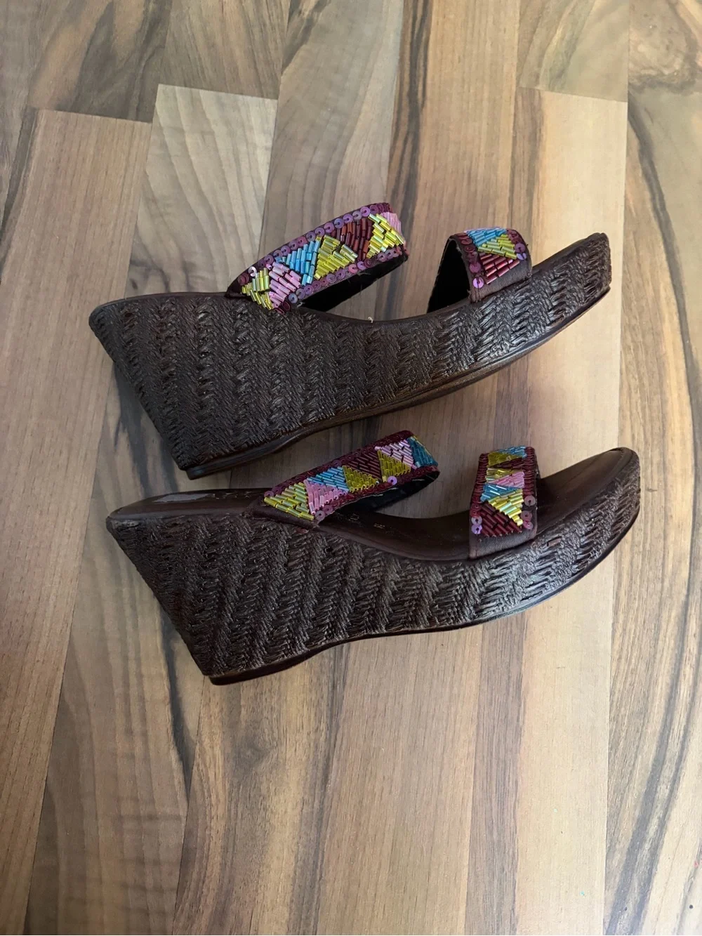 Italian Shoemakers Lightweight Brown Wedge Sandals Sequin Straps, 6.5, Like New